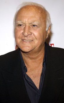 Robert Loggia